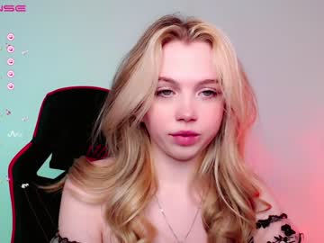 hot cam girl small_blondee image #2778777