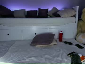 hot cam girl roxy_blue_eyed_ image #2408214