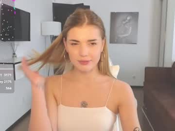 adrianawow1 hot cam