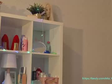hot cam girl mia_milagros image #1215842