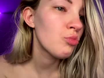 hot cam girl mariah95 image #1135074