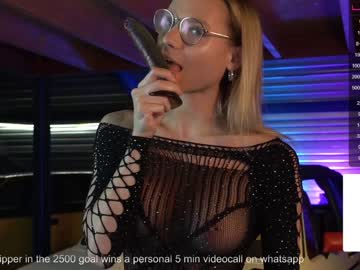 hot cam girl little_dutch image #3316688