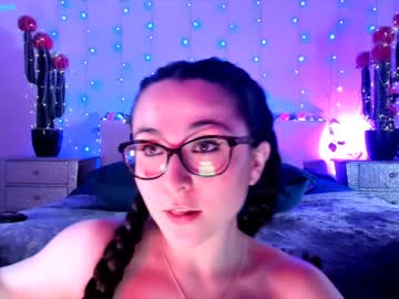 hot cam girl littlee33 image #601781