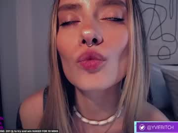 hot cam girl _yvie_ image #3920803