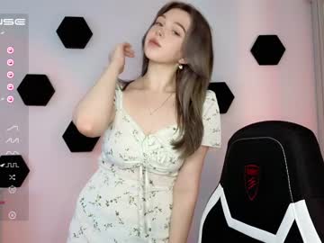 hot cam girl small_blondee image #2993447