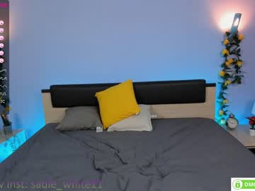 hot cam girl foxhilary image #1672320