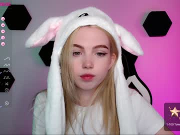 hot cam girl small_blondee image #2734092