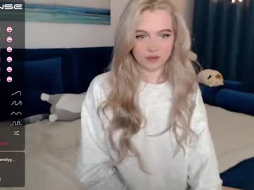 hot cam girl small_blondee image #937281