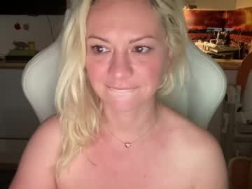 hot cam girl kiradivine image #3019898