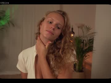 hot cam girl chillwithkira image #1612032