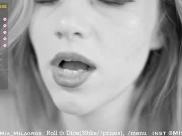 hot cam girl mia_milagros image #2425228