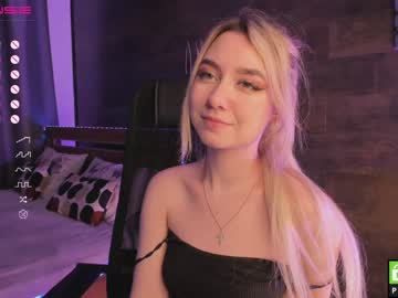 hot cam girl yolandabertha image #2610832