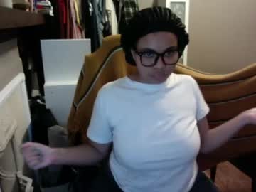 hot cam girl yveonyx image #2053367