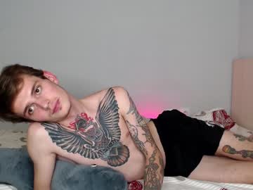 hot cam couple bee_sting image #122955
