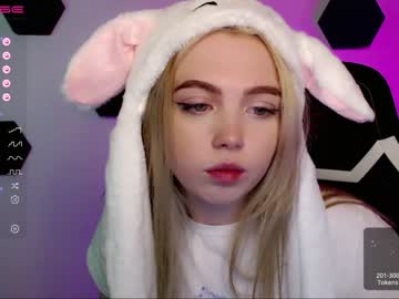 hot cam girl small_blondee image #2734182