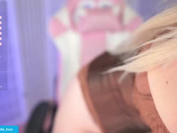 hot cam girl ella_foxx image #4348038