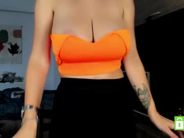 hot cam girl belovedkhlloe image #3725384