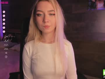 hot cam girl yolandabertha image #2489838