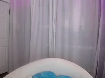 hot cam girl eevie_moon image #1585237