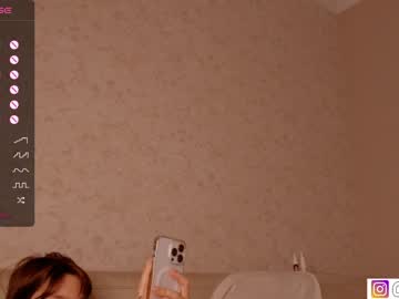 hot cam girl bzzzme image #3382215