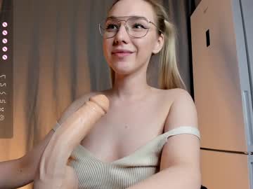hot cam girl nerdy_freyua image #3462820