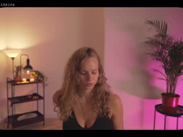hot cam girl chillwithkira image #1296162