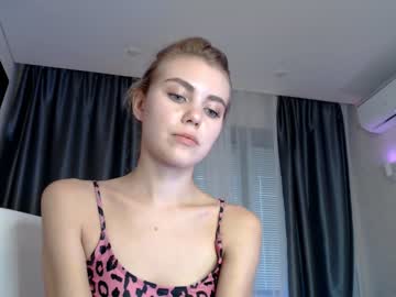 hot cam girl amourvenenum image #1895625
