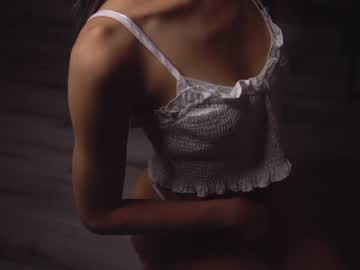 hot cam girl cuteelsa_ image #3882603
