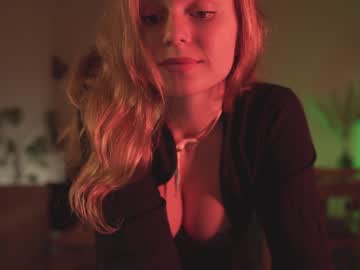 hot cam girl chillwithkira image #352897