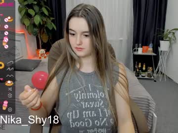 hot cam girl emmika_ image #2370928