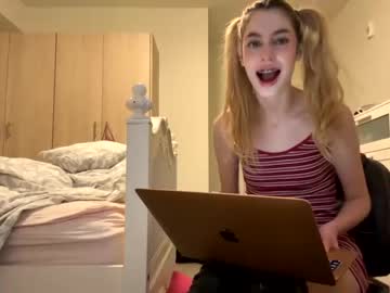 hot cam girl playboybarbie666 image #2959127
