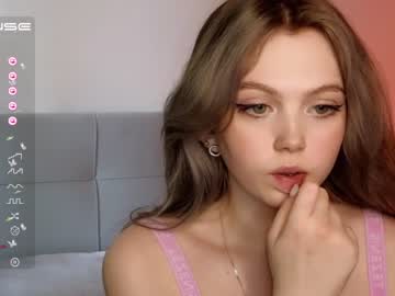 hot cam girl small_blondee image #3003752