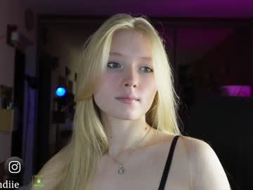 hot cam girl bestblondiiecb image #3774973