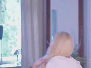 hot cam girl _2strangers image #3225611