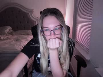 hot cam girl mariah95 image #2076279