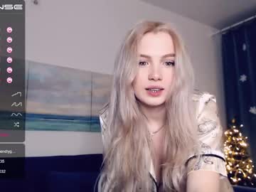hot cam girl small_blondee image #572330
