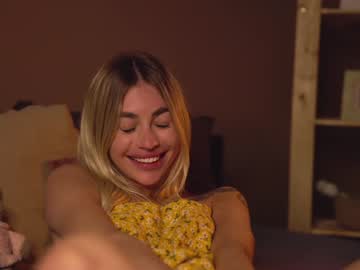 hot cam girl cuteelsa_ image #3767907