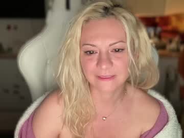 hot cam girl kiradivine image #2713662