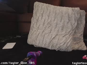 hot cam girl taylor_love_303 image #3185017