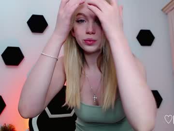 hot cam girl small_blondee image #2573889