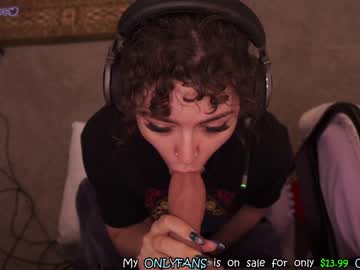 hot cam girl evelynpiers image #2310250