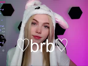hot cam girl small_blondee image #2840368