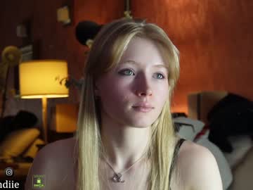 hot cam girl bestblondiiecb image #4474521