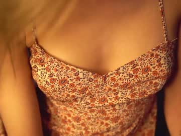 hot cam girl cuteelsa_ image #3978118