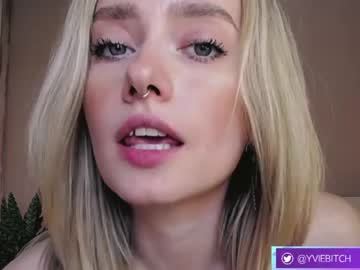 hot cam girl _yvie_ image #2656102