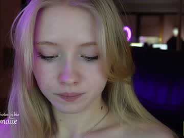 hot cam girl bestblondiiecb image #2551002