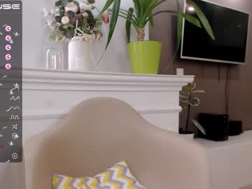hot cam girl small_blondee image #1380368