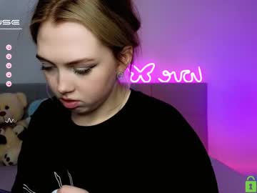hot cam girl small_blondee image #3123182
