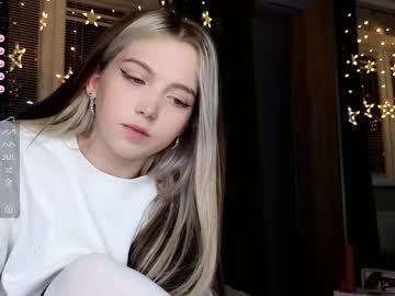 hot cam girl small_blondee image #3947779