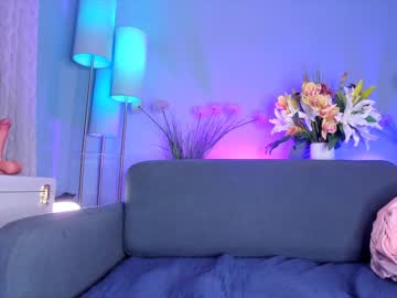 hot cam girl littlee33 image #3770204